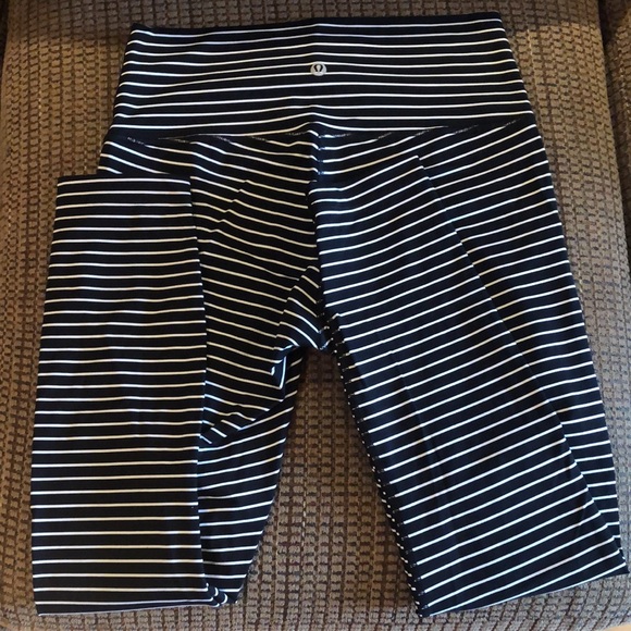 Lululemon Wunder Unders 25” Size 8 - Picture 3 of 4